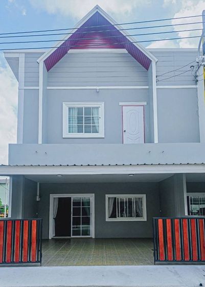 ขายทาวน์โฮม 2 ชั้น หมู่บ้านซันนี่โฮม สไตล์นอร์ดิก พร้อมเข้าอยู่ ทำเลทอง ติดถนนสุขประยูร ใกล้นิคมอมตะชลบุรี