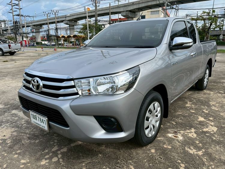 รถ Toyota Hilux Revo 2.4 J สี บรอนซ์เงิน