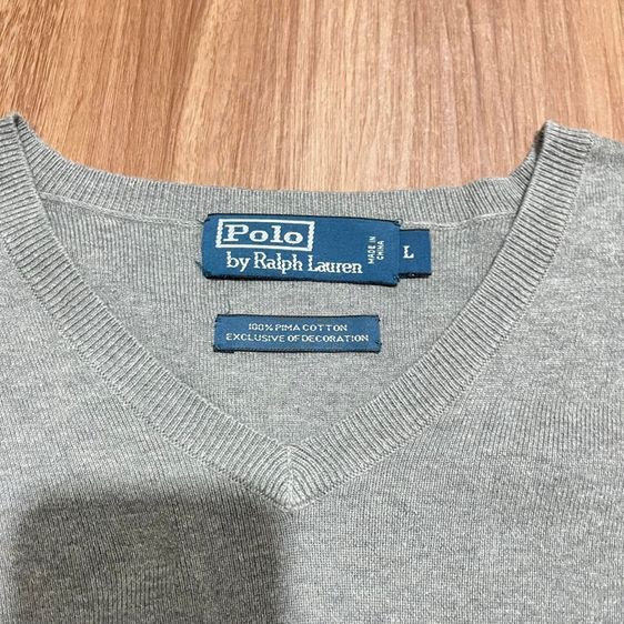 เสื้อกันหนาว POLO RALPH LAUREN แท้ 💯 size L ขนาด อก 22 ยาว 27 นิ้ว สภาพดีมาก สีเทา คอวีทรงสวย ดีเทลดี ผ้านิ่มหายากน่าสะสมครับ รูปที่ 2