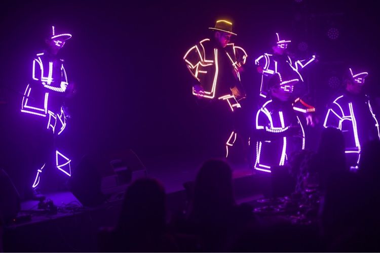 รับแสดงโชว์ neon hiphop ปารตี้ รูปที่ 6