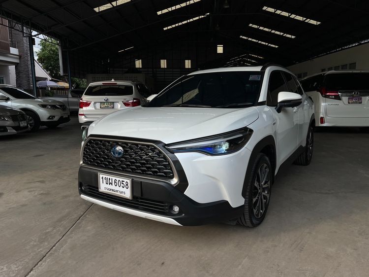 รถ Toyota Corolla Cross 1.8 Hybrid Premium Safety สี ขาว