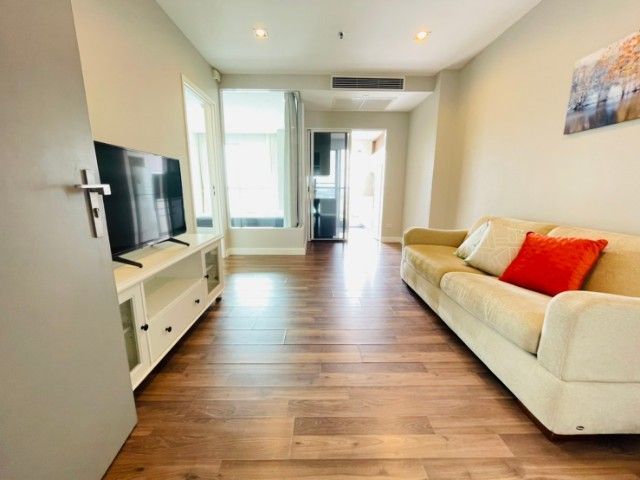 The Room สาทร-ตากสิน