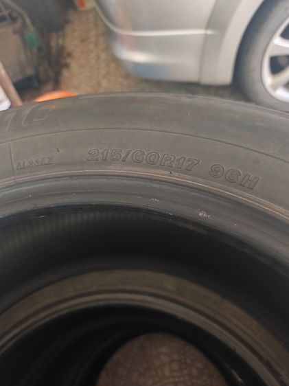 ขายยางรถยนต์บริดสโตน มือสอง 215 60 17 ปี 2023 ขายตามสภาพดังรูป มีปะสตรีม1เส้น นัดรับได้ที่ลาดพร้าว 101 กทม. รูปที่ 2