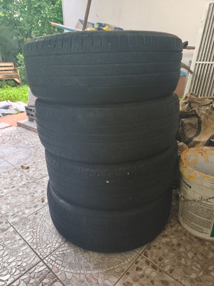 ขายยางรถยนต์บริดสโตน มือสอง 215 60 17 ปี 2023 ขายตามสภาพดังรูป มีปะสตรีม1เส้น นัดรับได้ที่ลาดพร้าว 101 กทม. รูปที่ 6