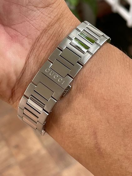 GUCCI GG2570 37 mm Black Dial Quartz Men’s Watch Swiss Watch YA142402 รูปที่ 17