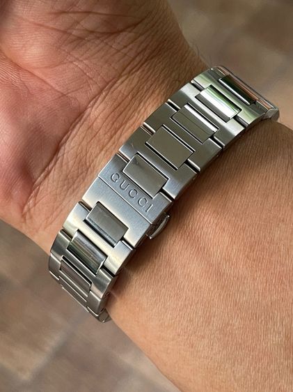 GUCCI GG2570 37 mm Silver Dial Quartz Men’s Watch Swiss Watch YA142402 รูปที่ 17