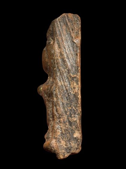 นางพญากรุวัดบ่อทองคำ พิษณุโลก พิมพ์เข่าโค้งฝังเม็ดแร่ทอง รูปที่ 3