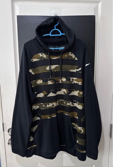 เสื้อสเวิ๊ตเตอร์(ฮู้ด)ลายคาโม่สีดำ แบรนด์ Nike รูปที่ 3