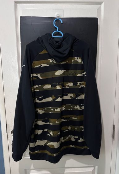 เสื้อสเวิ๊ตเตอร์(ฮู้ด)ลายคาโม่สีดำ แบรนด์ Nike รูปที่ 2