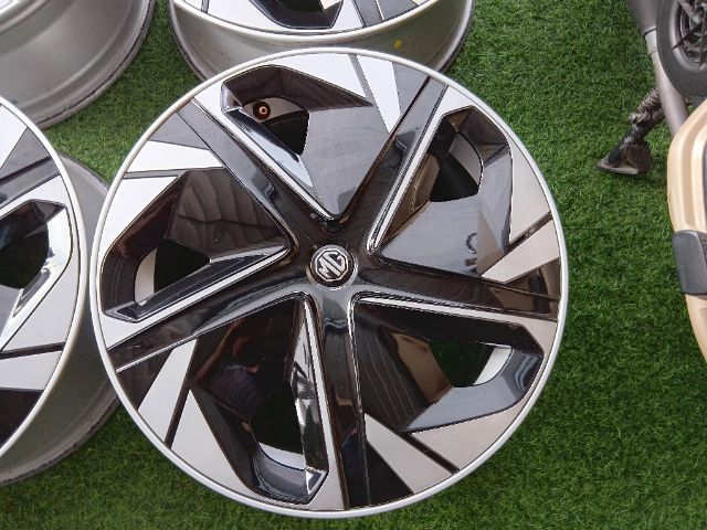 ล้อเดิม MG4 ขอบ17 5รู สภาพสวย รูปที่ 7