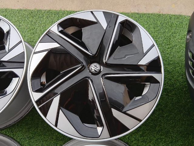 ล้อเดิม MG4 ขอบ17 5รู สภาพสวย รูปที่ 4