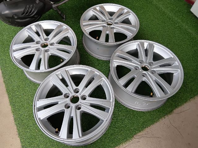 ล้อเดิม MG4 ขอบ17 5รู สภาพสวย รูปที่ 3