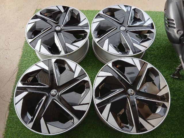 ล้อเดิม MG4 ขอบ17 5รู สภาพสวย รูปที่ 2