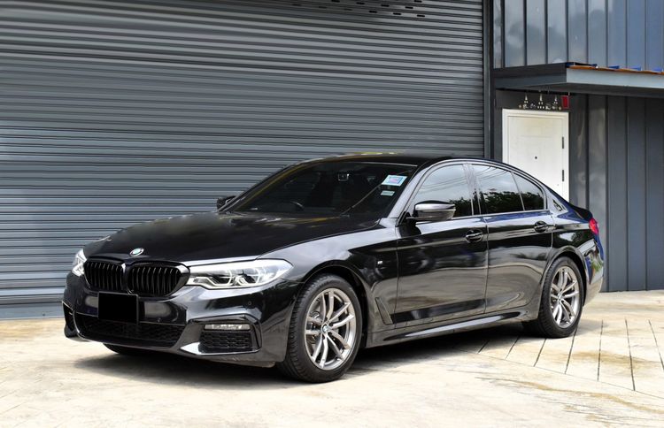 รถ BMW Series 5 520d สี ดำ