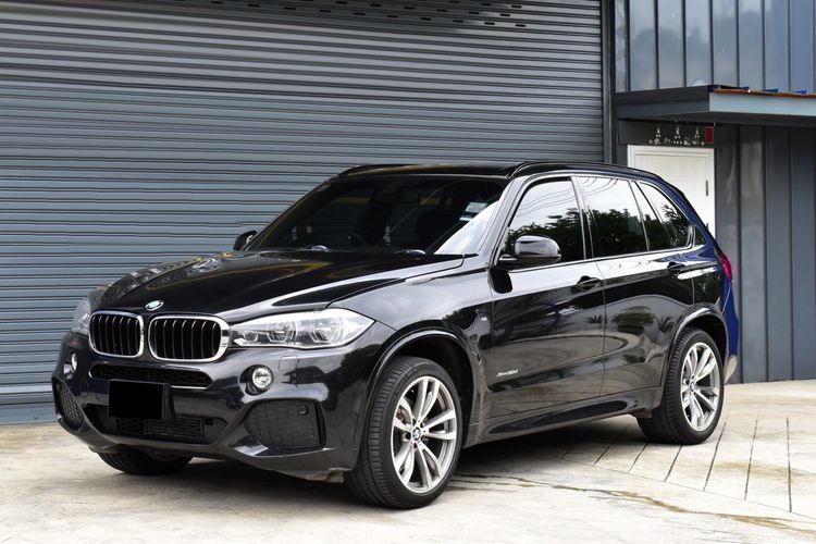 รถ BMW X5 3.0 xDrive30d M Sport 4WD สี ดำ