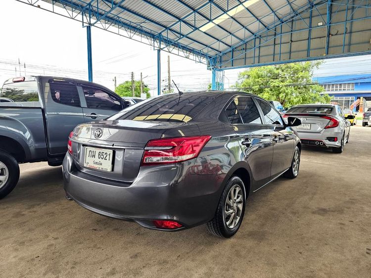 Toyota Vios 2022 1.5 Mid Sedan เบนซิน ไม่ติดแก๊ส เกียร์อัตโนมัติ เทา รูปที่ 3
