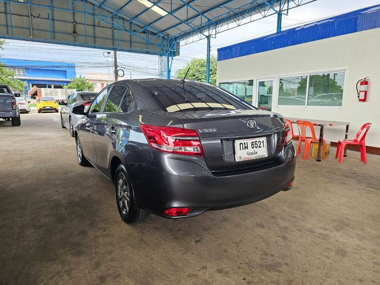 Toyota Vios 2022 1.5 Mid Sedan เบนซิน ไม่ติดแก๊ส เกียร์อัตโนมัติ เทา รูปที่ 4