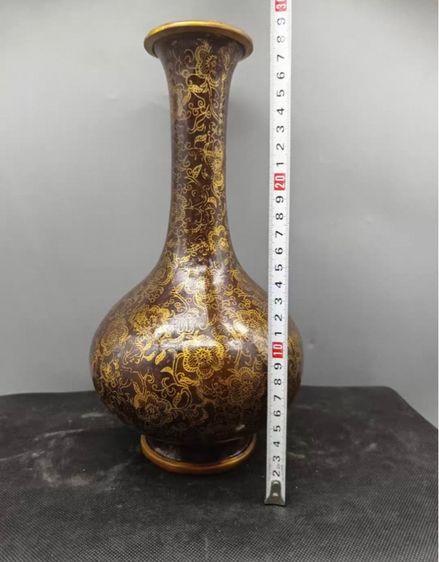 แจกันลงลายน้ำสีทองเหลืองคู่