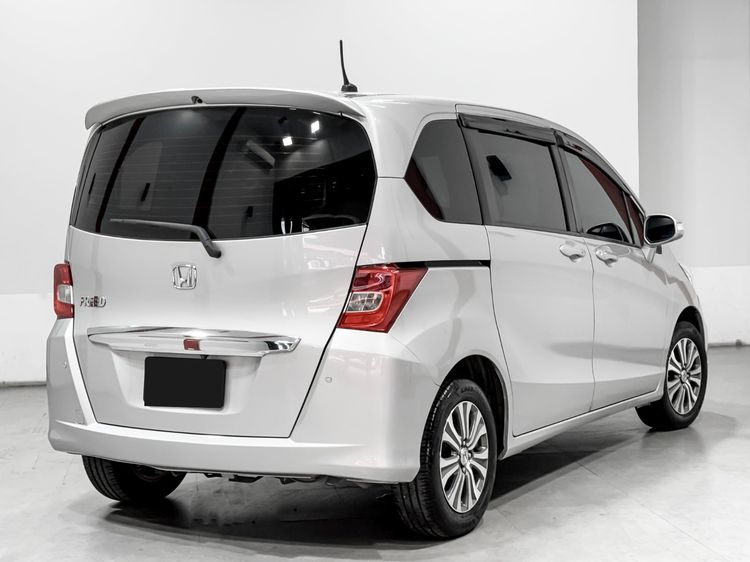 Honda Freed 2014 1.5 E Utility-car เบนซิน เกียร์อัตโนมัติ บรอนซ์เงิน รูปที่ 4