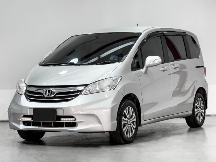 รถ Honda Freed 1.5 E สี บรอนซ์เงิน