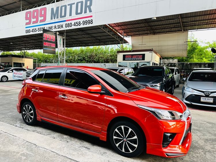 รถ Toyota Yaris 1.2 E สี ส้ม
