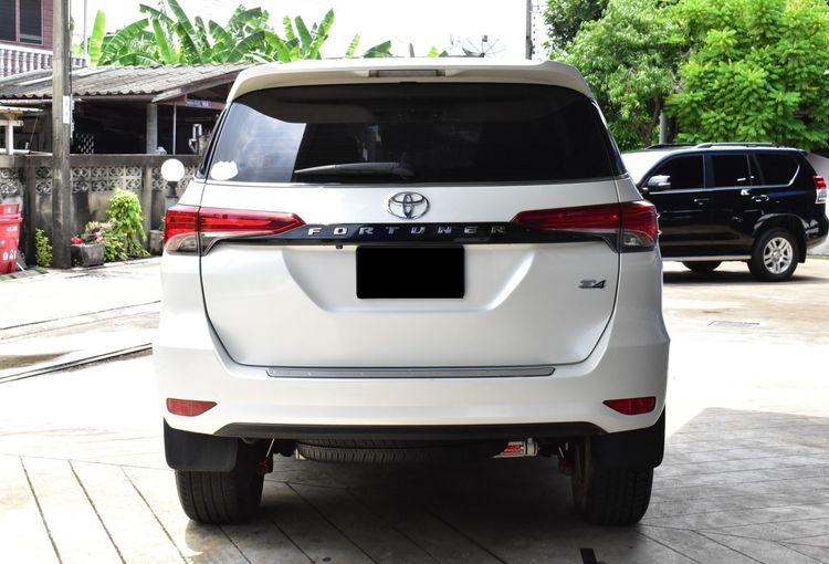 Toyota Fortuner 2019 2.4 V 4WD Utility-car ดีเซล เกียร์อัตโนมัติ ขาว รูปที่ 3