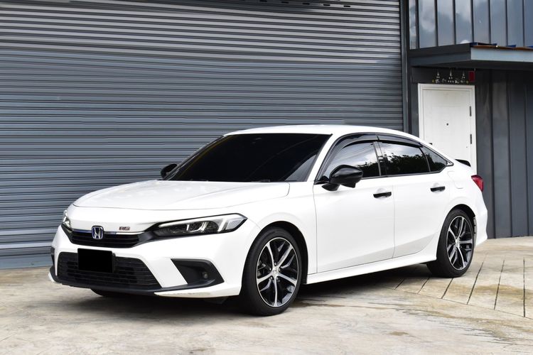 Honda Civic 2023 2.0 eHEV RS Sedan ไฮบริด เกียร์อัตโนมัติ ขาว