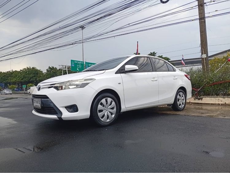 Toyota Vios 2013 1.5 J Sedan เบนซิน LPG เกียร์อัตโนมัติ ขาว รูปที่ 2