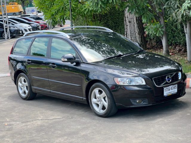 Volvo V50 2.0
ปี 2012 จด 2013 สีดำ