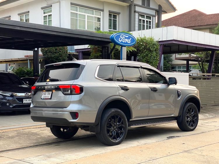 Ford Everest 2023 2.0 Titanium Plus Utility-car ดีเซล ไม่ติดแก๊ส เกียร์อัตโนมัติ บรอนซ์เงิน รูปที่ 4