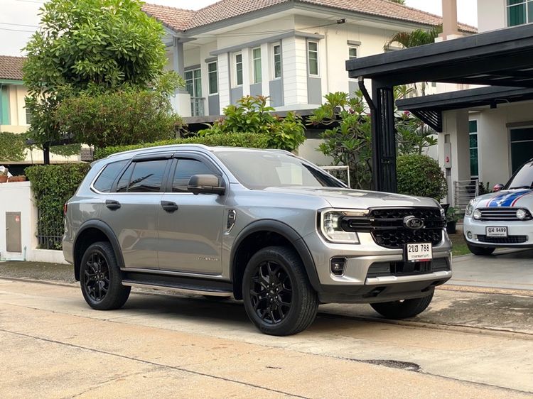 Ford Everest 2023 2.0 Titanium Plus Utility-car ดีเซล ไม่ติดแก๊ส เกียร์อัตโนมัติ บรอนซ์เงิน รูปที่ 3