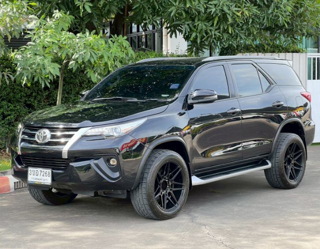Toyota Fortuner 2018 2.4 V 4WD Utility-car ดีเซล ไม่ติดแก๊ส เกียร์อัตโนมัติ ดำ รูปที่ 2
