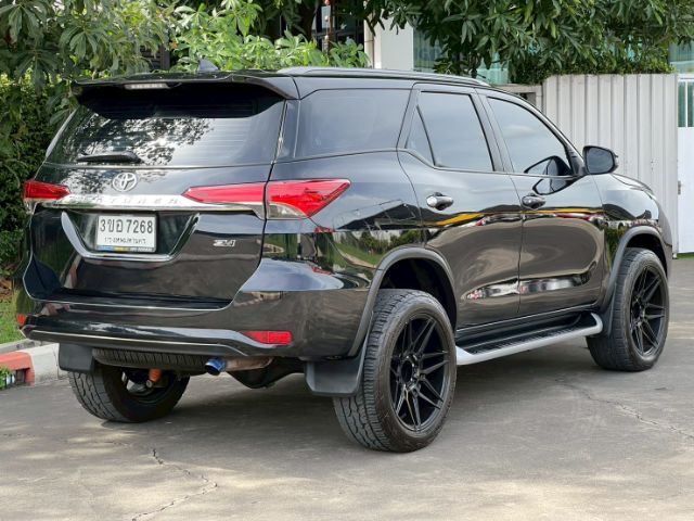 Toyota Fortuner 2018 2.4 V 4WD Utility-car ดีเซล ไม่ติดแก๊ส เกียร์อัตโนมัติ ดำ รูปที่ 3
