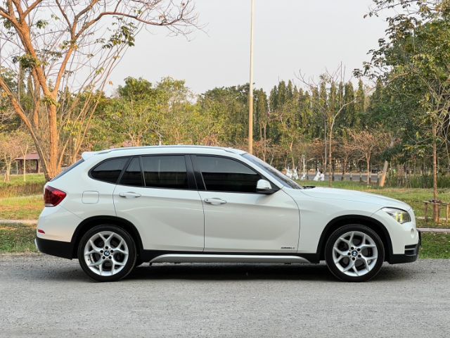 BMW X1 2014 2.0 sDrive18d xLine Utility-car เบนซิน ไม่ติดแก๊ส เกียร์อัตโนมัติ ขาว รูปที่ 4