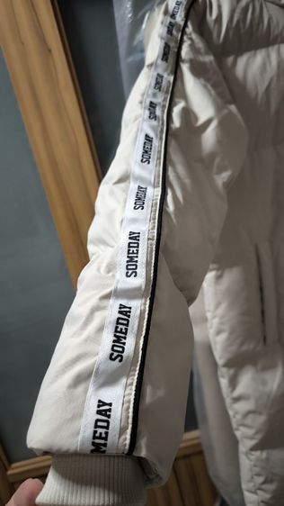 เสื้อโค้ทกันหนาวสีครีม 361 Degree ของแท้ รูปที่ 3