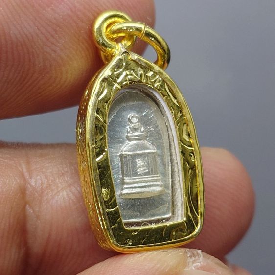 พระนาคปรกใบมะขาม เนื้อเงิน รุ่นเสาร์ ๕ ปี วัดระฆังโฆสิตาราม พ.ศ.2539 พร้อมเลี่ยมกรอบทองไมครอน รูปที่ 4