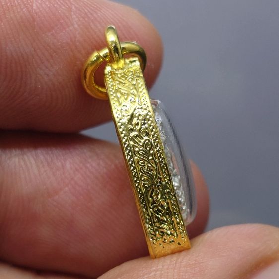 พระนาคปรกใบมะขาม เนื้อเงิน รุ่นเสาร์ ๕ ปี วัดระฆังโฆสิตาราม พ.ศ.2539 พร้อมเลี่ยมกรอบทองไมครอน รูปที่ 5