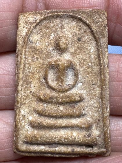 🙏พระสมเด็จพิมพ์ทรงเจดีย์ มวลสารเยอะ🙏พระสมเด็จพิมพ์ใหญ่บิ่นเดิม เนื้อดีพิมพ์ดี องค์ละ1550