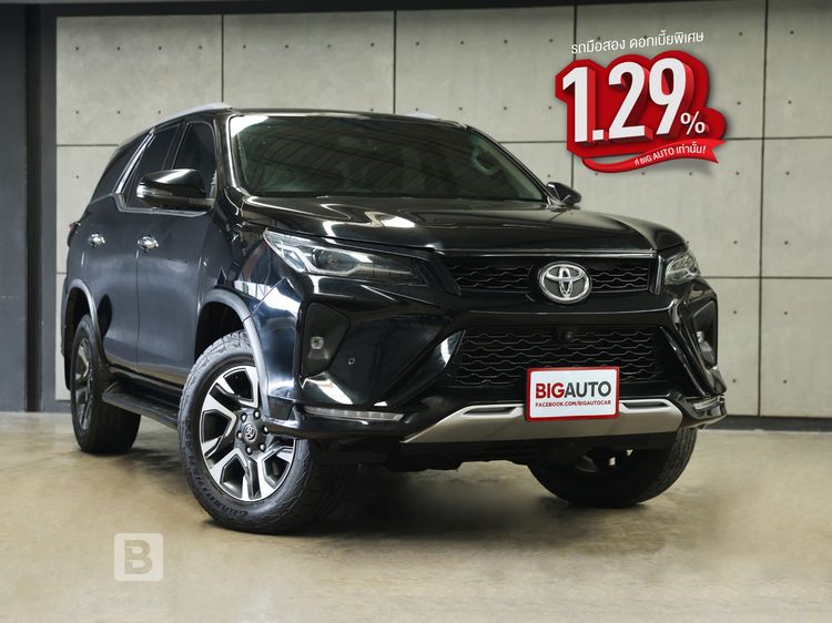 รถ Toyota Fortuner 2.4 Leader V 4WD สี ดำ