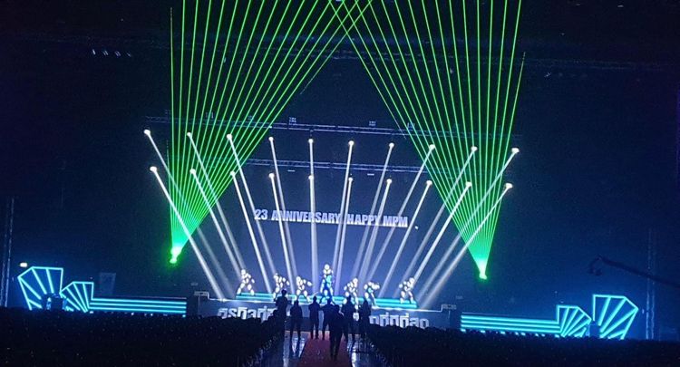 รับงานแสดงโชว์ LED คุมด้วยระบบซิงก์กับเพลงพร้อมกับอุปกรณ์สุดอลัง รูปที่ 11
