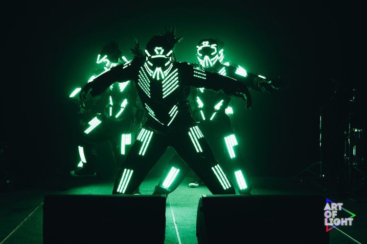 รับงานแสดงโชว์ LED คุมด้วยระบบซิงก์กับเพลงพร้อมกับอุปกรณ์สุดอลัง รูปที่ 7