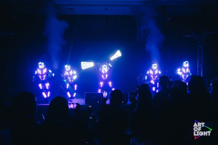 รับงานแสดงโชว์ LED คุมด้วยระบบซิงก์กับเพลงพร้อมกับอุปกรณ์สุดอลัง รูปที่ 2