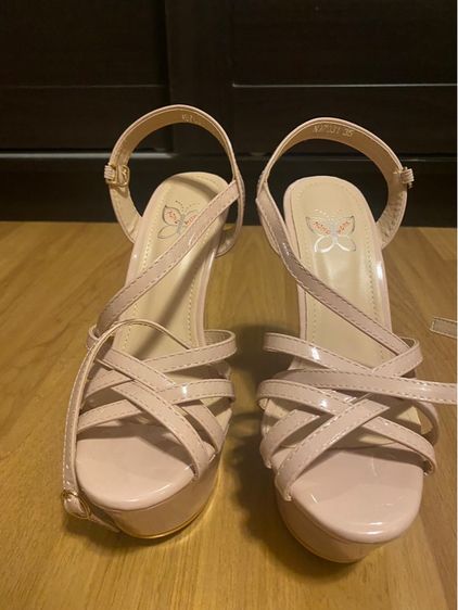 รองเท้าส้นสูง รูปที่ 7