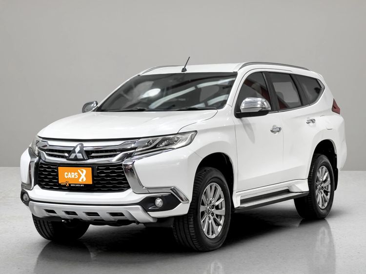 รถ Mitsubishi Pajero Sport 2.4 GT สี ขาว