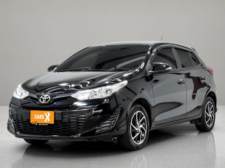 รถ Toyota Yaris 1.2 E สี ดำ