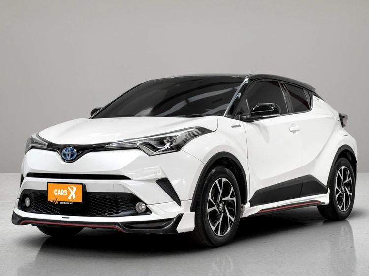 รถ Toyota C-HR 1.8 HV Hi สี ขาว