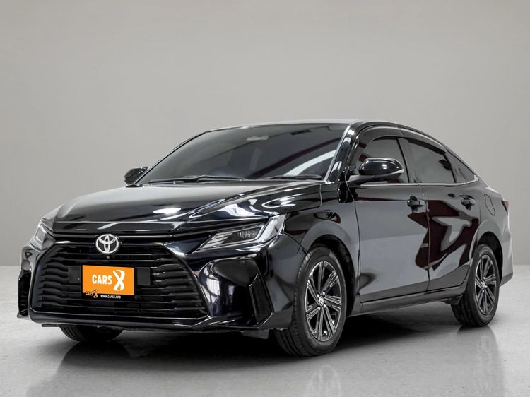 รถ Toyota Yaris ATIV 1.2 Premium สี ดำ