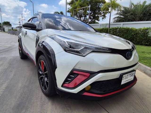 Toyota C-HR 2018 1.8 Hybrid Hi Utility-car ไฮบริด ขาว รูปที่ 2