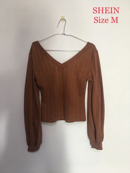  โทนน้ำตาลอบอุ่น ใส่ได้ทุกโอกาส 🤎 แมทช์ยีนส์หรือกระโปรงก็สวยสุด ๆ เสื้อคอวีแขนยาว SHEIN สีน้ำตาล สไตล์เกาหลี (Size M)