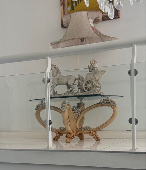 รูปปั้นรถม้า